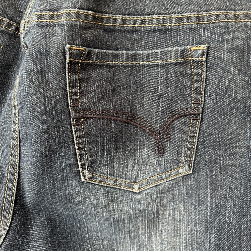 Fashion Bug Women's Boot Cut Jeans. Size 22W (actual 38x31) - Picture 7 of 10